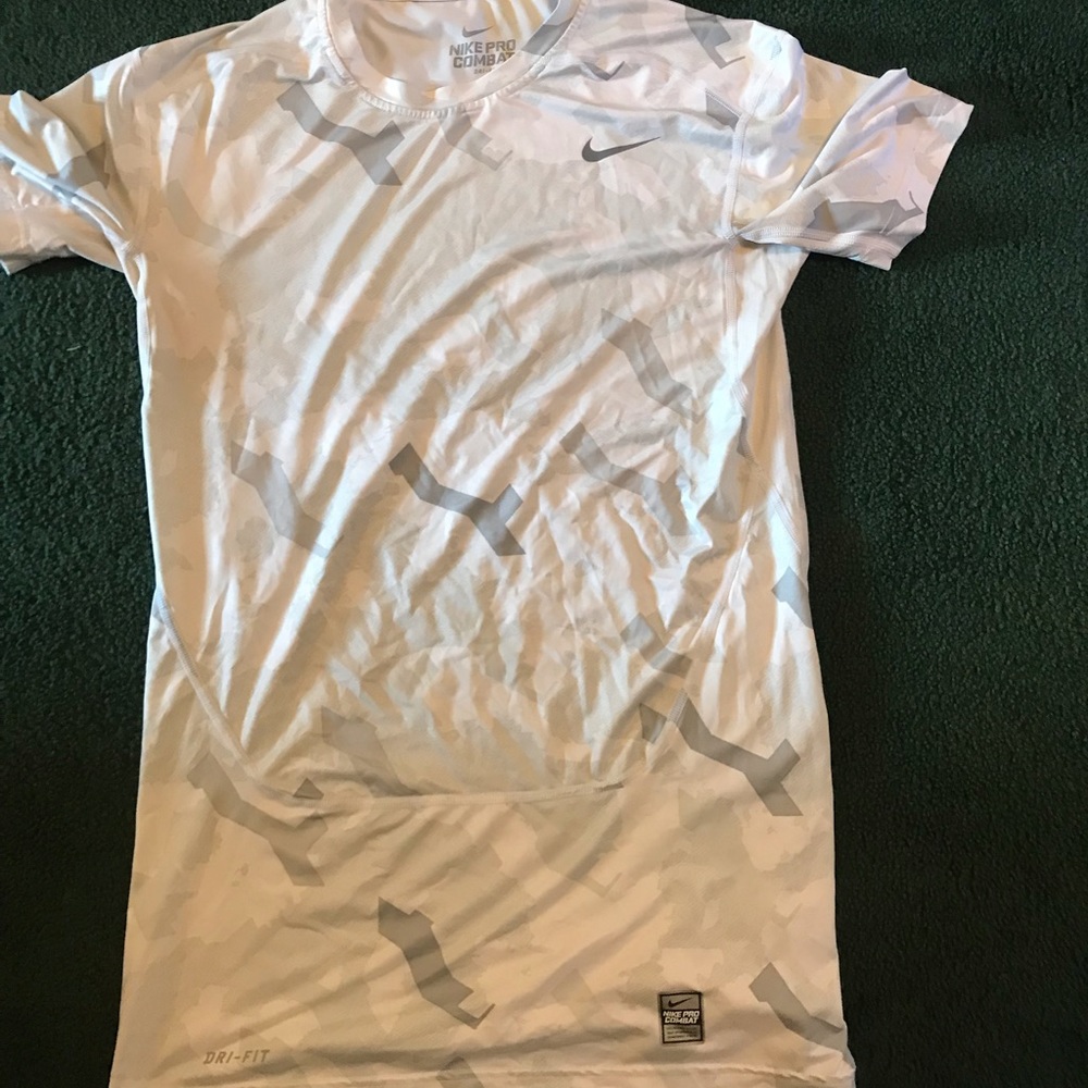Nike Dri Fit T - Shirt